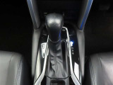 フロアシフトのCVTオートマチック車です。