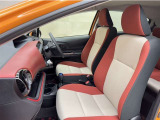トヨタ中古車「まるごとクリーニング」施工済。外装はもちろん内装はシートを外して見えない所まで徹底洗浄しています。