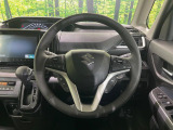 【純正革巻きステアリング】上質な革を使用することで、手にしっかり馴染みとても運転しやすいハンドルです♪