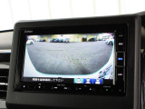 バックをするとき自動でリアの様子が映る『リアカメラ』付き!画面で確認しながらバックができますから安心ですね。でも、目視も大切ですよ!安全第一でお願いします!