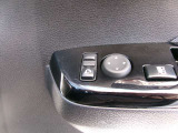 ドアミラーの鏡面の調節、格納は運転席からすべて操作できます!