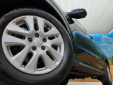 【16インチアルミホイール】外観にマッチしたアルミホイールを装着しております。各種アルミホイールや、スタッドレスタイヤも取扱いしております。是非ご相談ください♪