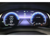 マルチインフォメーションディスプレイ付きのメーターです!エコ運転へ導く多彩な情報を表示してくれます。