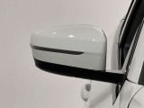 ドアミラーに内蔵されているフラッシャーは視認性も良く安全運転に一役買ってます。