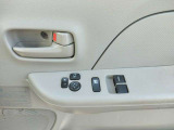 電動格納ミラー/パワーウィンドウ
