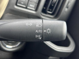 [オートライト]AUTOに合わせておくだけで夜間や、トンネル内で自動でヘッドライトが点灯します!付け忘れ消し忘れがないので楽々☆