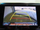 バックガイドモニターで、後方を確認しながら安心して駐車することができます。運転初心者も熟練者も必須の機能ですよ!