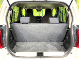 普段のお買い物や通勤、送迎等に十分な荷室スペースを確保しております。セカンドシートを倒すと、大きな荷物の積載も可能です♪