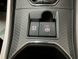 電動パーキングブレーキを装備しています☆パーキングブレーキが足踏み式や手引き式ではなく電動で行うことができます☆設定でシフトをパーキングに入れると自動でパーキングをかけるようにできます☆