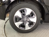スチールホイールには、ホンダ純正のホイールカバーが付いています。