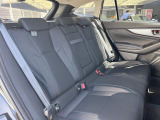 後部座席も気になるようなキズ・汚れやへたり等、大きなダメージはなく、良好な状態です。