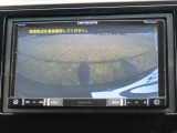 リアワイドカメラシステム!従来の視野に加えて、後方側方を約180&deg;まで見えるワイドビューと、後方を真上から見たような視野で駐車時などに便利なトップダウンビューの3つの視野があります!