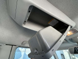 オーバーヘッドコンソールにはサングラスなど収納して頂けます!★