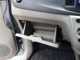 グローブボックスは充分な収納スペースになっております☆