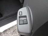 前席はパワーウインドウです