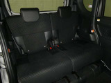 後席シートも広々としたスペースを確保しています。大人でもゆったりと座って頂けますので、大人数でのお出かけもラクラクです♪ドライブに行くのが楽しみですね♪