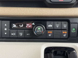 オートエアコン、シートヒーターで車内は快適にお過ごしいただけます。