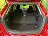 普段のお買い物や通勤、送迎等に十分な荷室スペースを確保しております。セカンドシートを倒すと、大きな荷物の積載も可能です♪