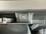 【USBチャージャー】スマホ等の充電ができるUSBチャージャーが装備!長時間のドライブには必需品です♪