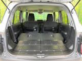 普段のお買い物や通勤、送迎等に十分な荷室スペースを確保しております。セカンドシートを倒すと、大きな荷物の積載も可能です♪