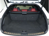 ラゲージスペースは大容量。ゴルフバッグやキャリーバッグも積み込めます。