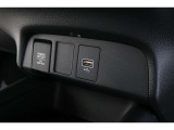 スマートフォンなどの音楽再生が可能なUSB接続ジャック装備車両です♪♪♪