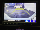 バックモニター付きで、車庫入れやバック時の後方確認をサポート。