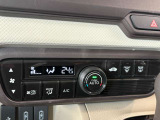 より快適にドライブを過ごして頂ける様に簡単に調整ができるオートエアコンを装備しております!ワンタッチですのでどなたでも簡単に操作できます!室内はこれでいつでも快適に保たれます。