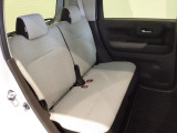 【後席】後席のお足元もとっても広いですよ!♪後席シートも乗り心地OK!ゆったり乗れます♪