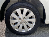 純正のアルミホイールです!お車に合ったデザインのホイールになっています!