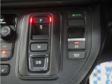 シフトはボタン操作となっており、直感的な操作性により、ドライバーの快適な運転を支援。P・N・Dは押す、Rは引くという人間の感覚にマッチした操作感です。