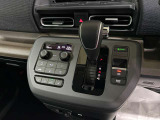 操作性のよいシフトレバーを採用しています。