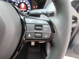 Hondaセンシングの機能のひとつ、アダプティブクルーズコントロール付!アクセルから足を離しても設定したスピードと前車との車間を保ち走行してくれます!車線維持もアシスト☆高速道路で疲労軽減ですね☆