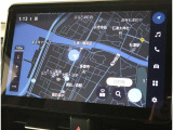 純正ナビを装備。タッチパネル式で使いやすく、お出かけもラクラクです。
