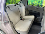 後部座席も気になるようなキズ・汚れやへたり等、大きなダメージはなく、良好な状態です。