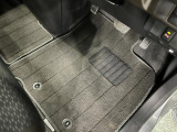 嬉しい純正フロアマット付き♪ 状態も良好です(^^♪