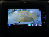 バックカメラの画像です。ガイドラインがスムースな車庫入れをサポートいたします!車庫入れの安心感がアップしますね☆
