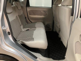 後部座席も広々としています♪