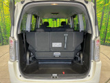 普段のお買い物や通勤、送迎等に十分な荷室スペースを確保しております。セカンドシートを倒すと、大きな荷物の積載も可能です♪