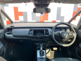 インパネ全体:視界が開けて前が見やすい設計です!安全に運転できます!
