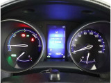 とっても見やすいメーターです。夜間時はラグジュアリーな気分にさせてくれる照明が魅力ですので、夜のドライブも楽しみになりますよ♪