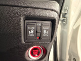 【電動スライドドア】ボタン一つで自由自在に開閉が可能!指先一つで運転席からどちらのドアも開閉できるので非常に便利な装備です!挟み込み防止機能もついているので小さなお子様がいる方も安心です!