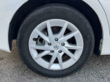 【純正ホイール】外観にマッチした純正アルミホイールを装着しております。