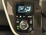 車内空調は&rdquo;AUTOエアコン&rdquo;にお任せ。運転に集中出来ますよ!
