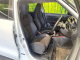 運転席シート廻りは使用感も少なく、良好な状態となっています。前オーナー様が丁寧に使っていたことがよくわかりますね。