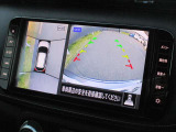 自車を真上から見下ろすように映し出すので周囲の状況が分かるアラウンドビューモニター搭載。車庫入れなど苦手な人の頼りになる助っ人です。