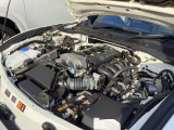 エンジンルームです。納車前整備付となりますので、エンジンオイルやオイルフィルターなど交換してからのお渡しです。