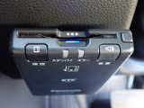 ■【ETC車載器】が装備されています。セットアップをしてお渡しとなり、ETCカードを差し込むだけで高速道路の利用が可能です。
