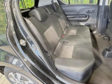 後部座席も気になるようなキズ・汚れやへたり等、大きなダメージはなく、良好な状態です。