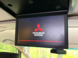 【フリップダウンモニター】大画面モニターで後席でもエンタメをお楽しみいただけます。小さなお子様にも大人気の装備です♪